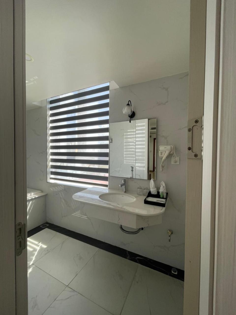 Lotus Hotel & Apartment Hai Phong Exterior photo