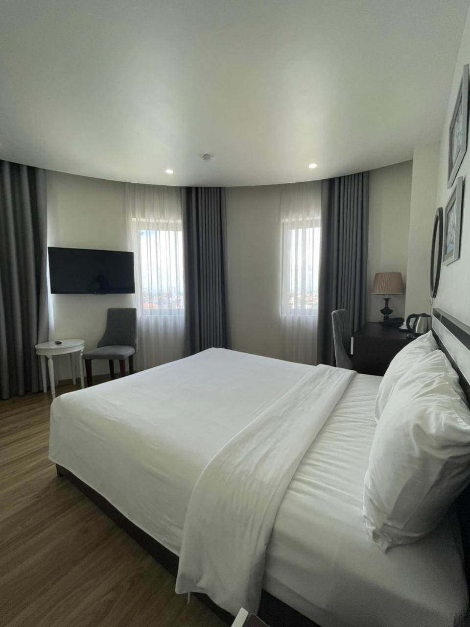 Lotus Hotel & Apartment Hai Phong Exterior photo